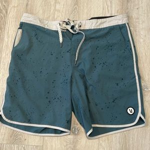 Men’s Vuori Blue Board short - Large